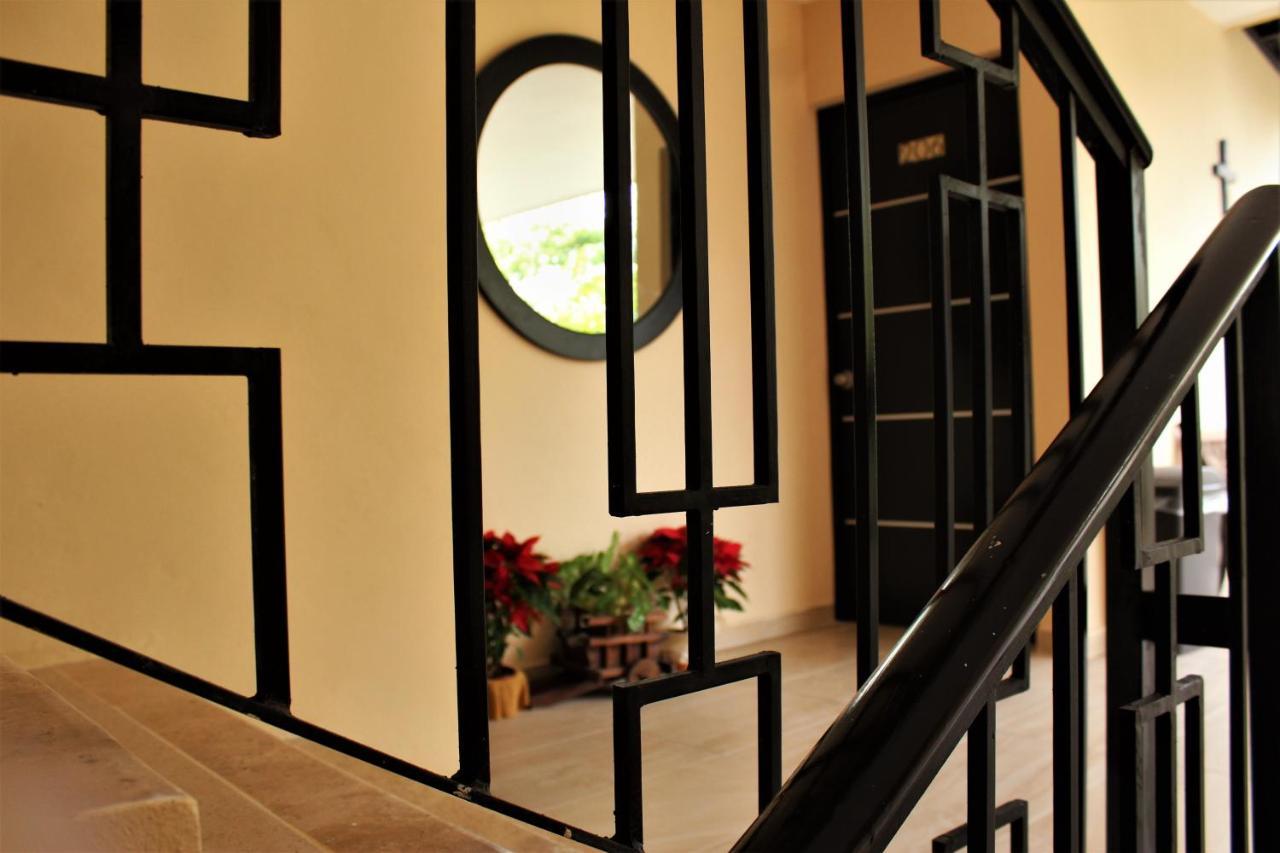 Hotel Virreyes Merida Exterior photo